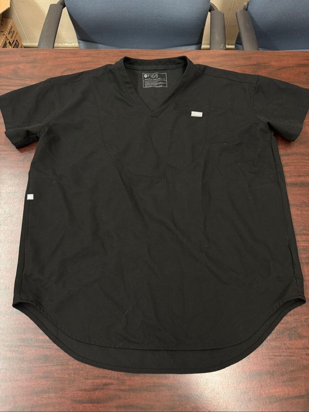 Figs Addison Tunic Short Sleeve Scrub Top in Black Size Medium
